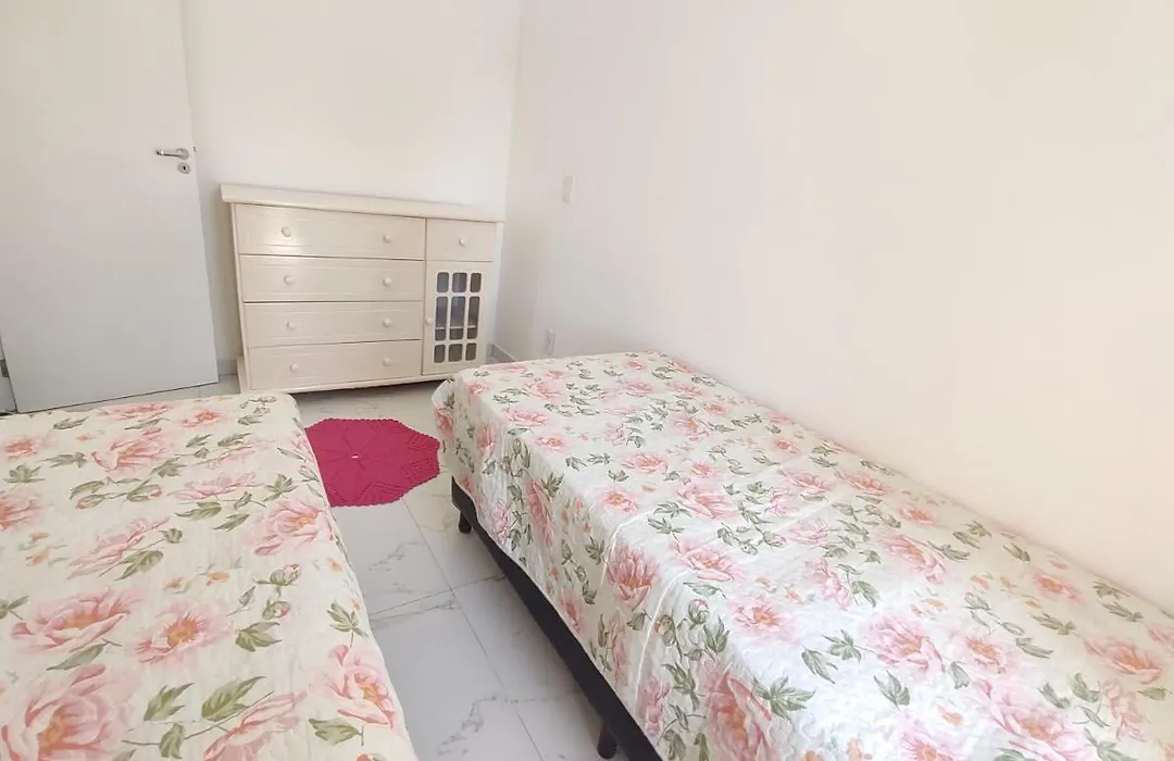 Apartamento a 100 metros da Praia-1